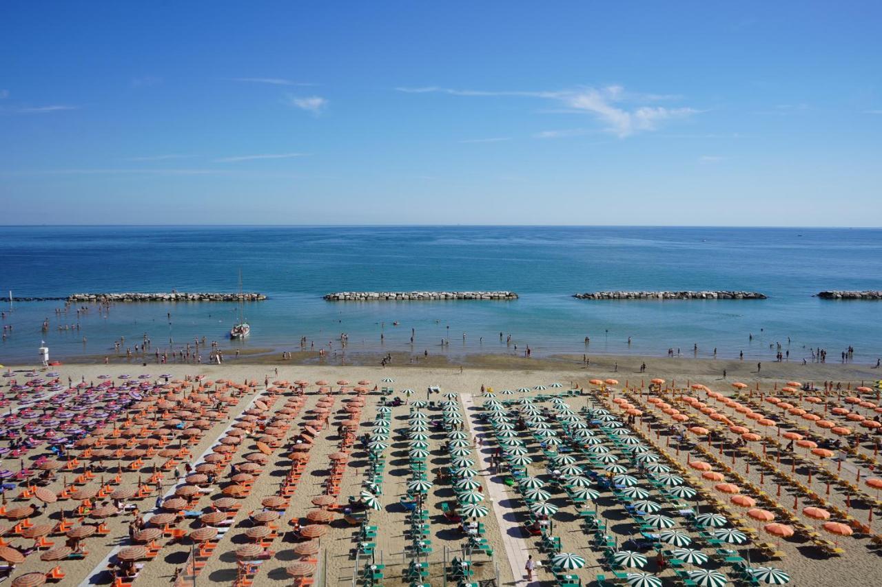 Hotel International Gabicce Mare Esterno foto