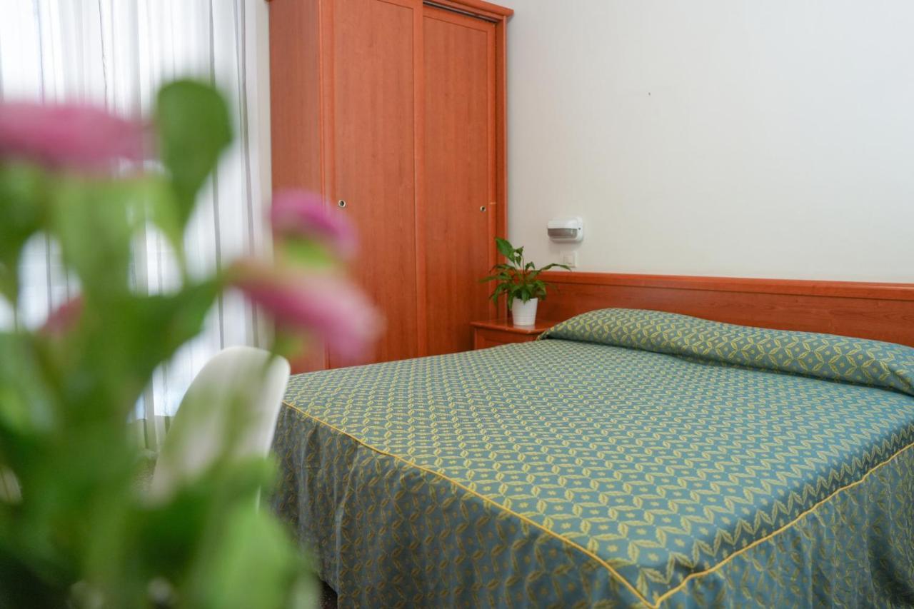 Hotel International Gabicce Mare Esterno foto