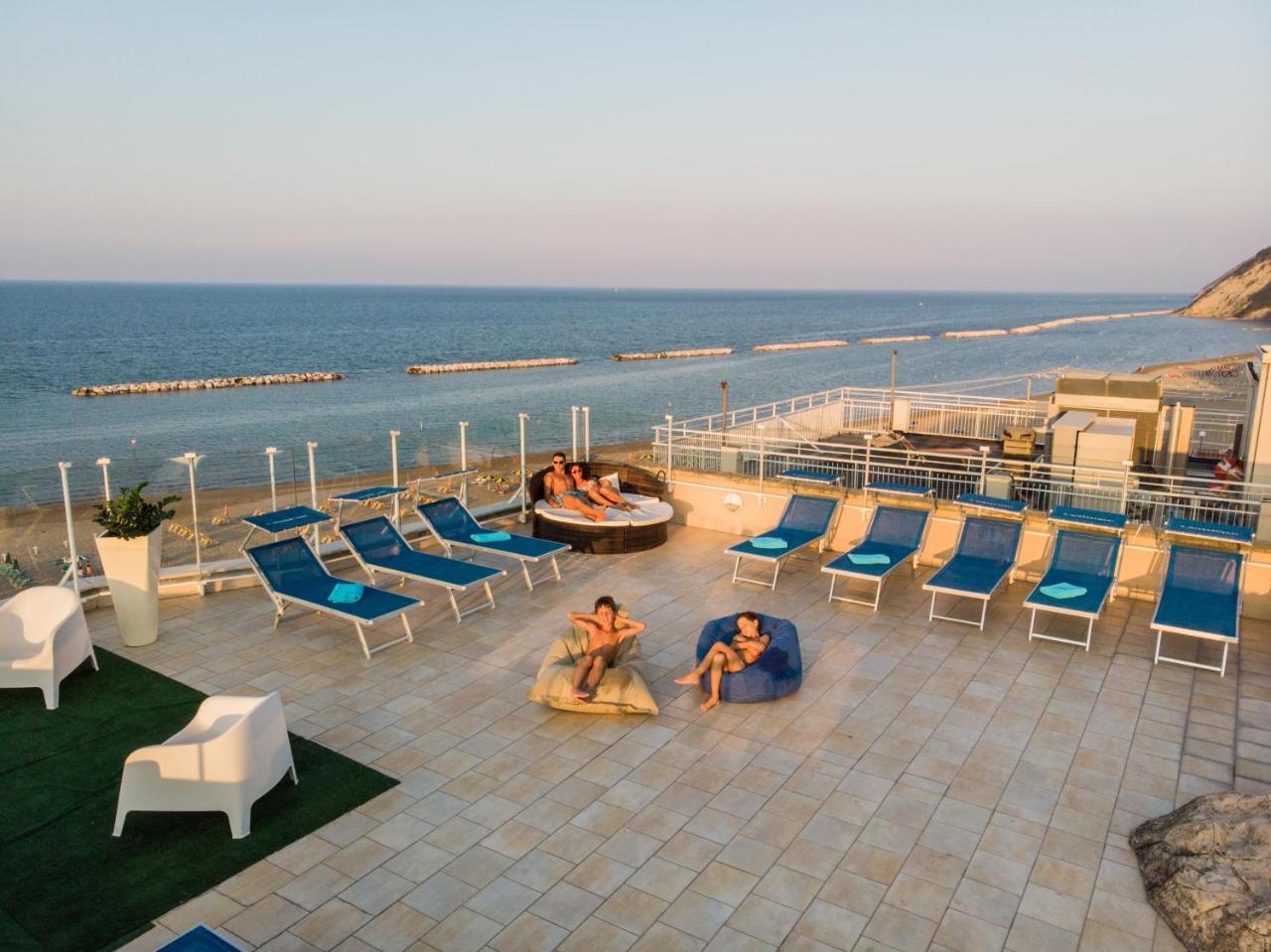 Hotel International Gabicce Mare Esterno foto